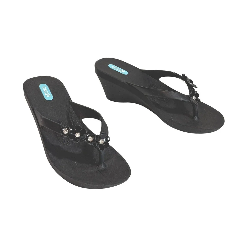 Oka-B Womens Black Floral Rhinestone Wedge Flip Flop Sandals NWT Size S 5.5-6.5